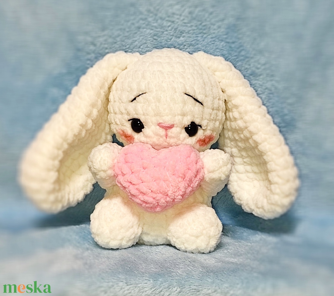 Plüss szívecskés nyuszi - játék & sport - plüssállat & játékfigura - nyuszi - Meska.hu