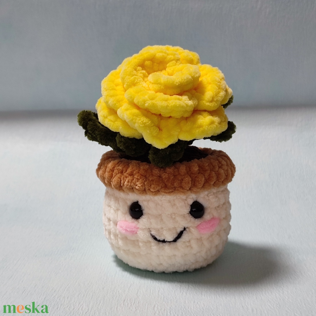 Horgolt cserepes rózsa - játék & sport - plüssállat & játékfigura - más figura - Meska.hu