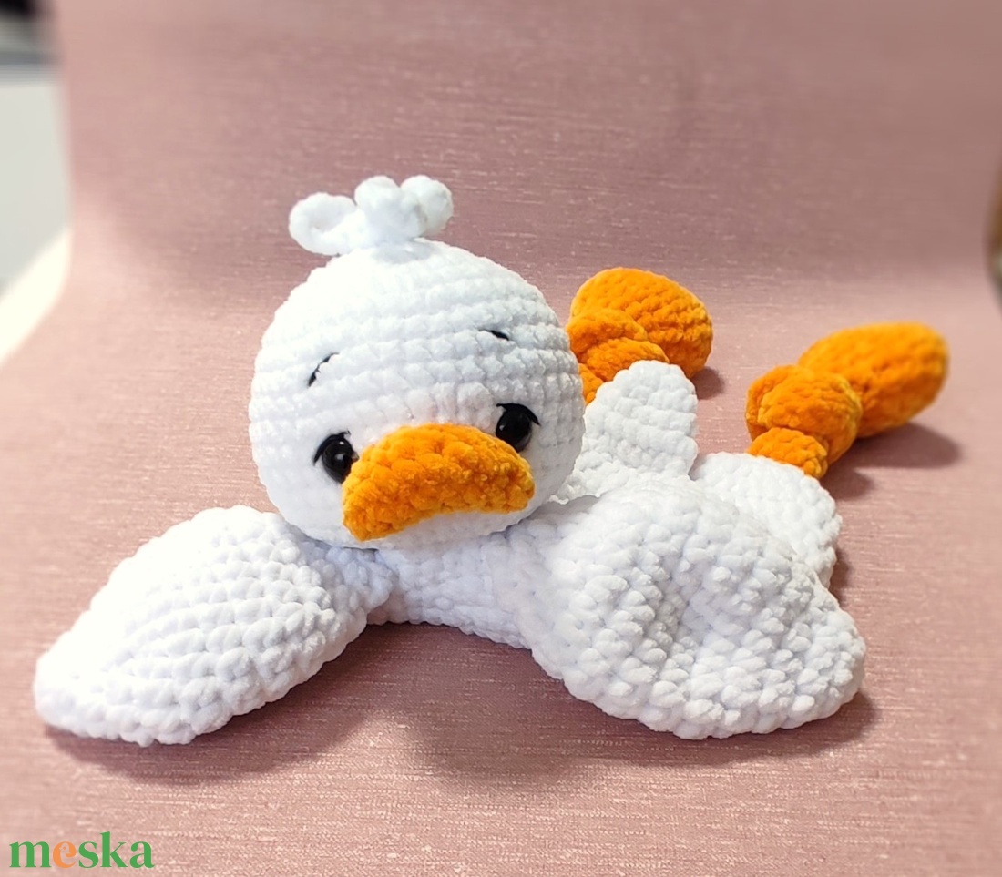 Horgolt kiskacsa szundipajti - játék & sport - plüssállat & játékfigura - plüss mesefigurák - Meska.hu