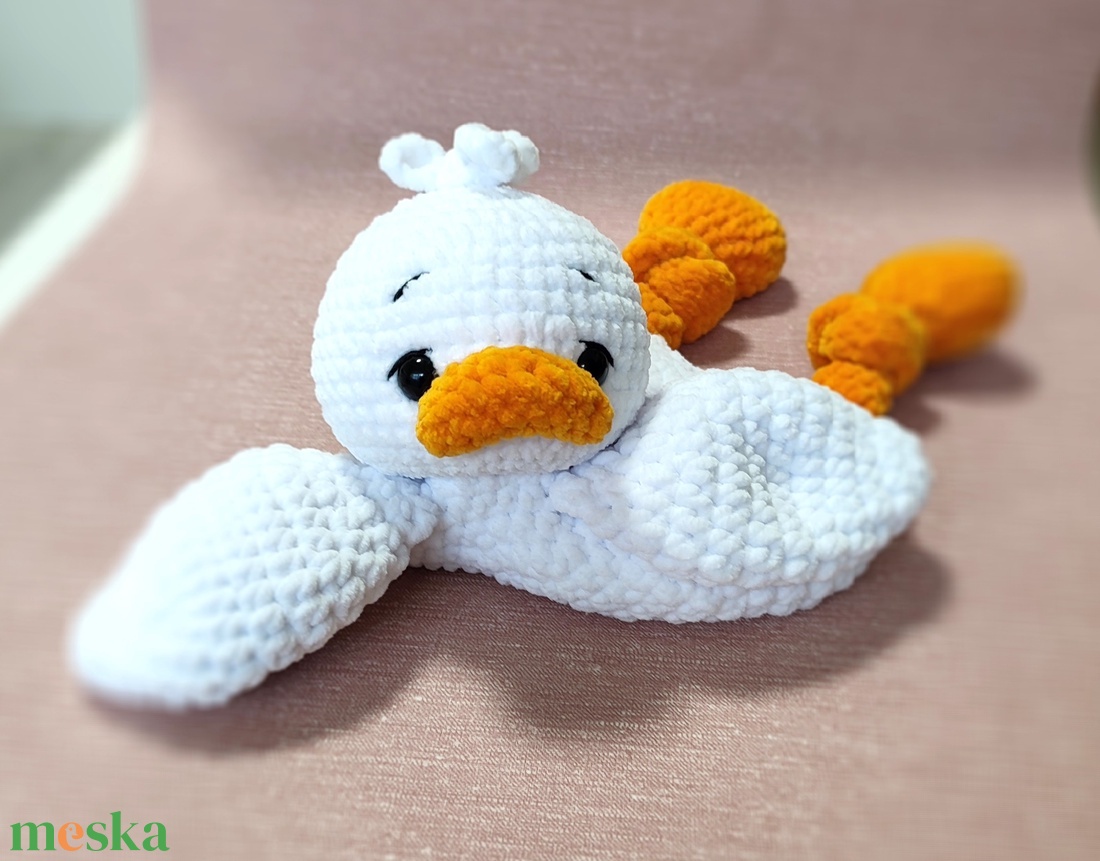 Horgolt kiskacsa szundipajti - játék & sport - plüssállat & játékfigura - plüss mesefigurák - Meska.hu