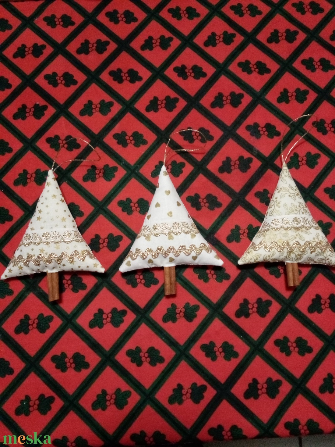 Textil fenyőfácskák, ajándék, karácsonyfadísz, ajándék kísérő - karácsony - karácsonyi lakásdekoráció - karácsonyfadíszek - Meska.hu Textil fenyőfácskák, ajándék, karácsonyfadísz, ajándék kísérő - karácsony - karácsonyi lakásdekoráció - karácsonyfadíszek - Meska.hu