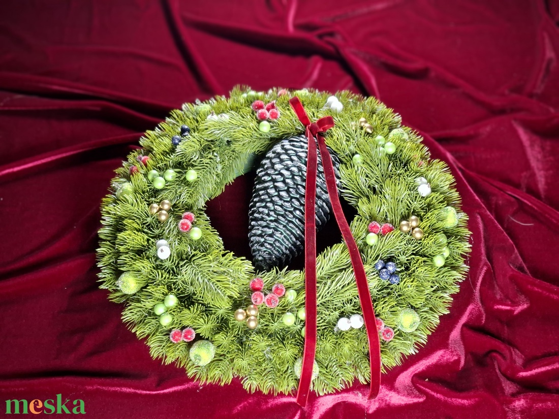 Nagyméretű tobozzal díszített karácsonyi kopogtató - karácsony - karácsonyi lakásdekoráció - karácsonyi ajtódíszek - Meska.hu Nagyméretű tobozzal díszített karácsonyi kopogtató - karácsony - karácsonyi lakásdekoráció - karácsonyi ajtódíszek - Meska.hu