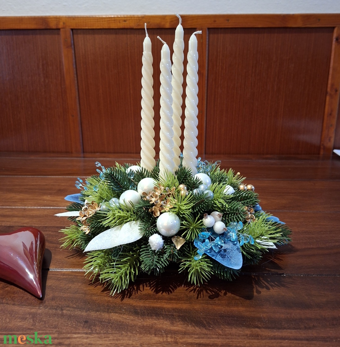 Elegáns, időtálló porcelán alapra készített adventi dekoráció négy gyertyával - karácsony - adventi díszek - adventi asztaldísz - Meska.hu