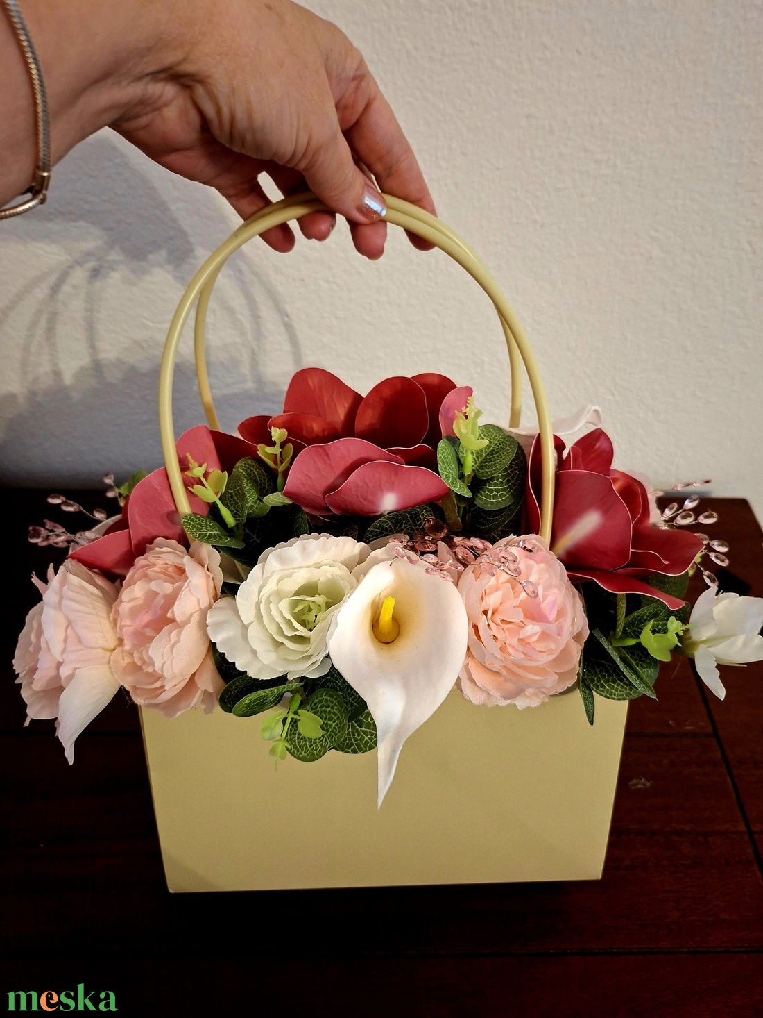 Ajándéktáska ballagásra  - otthon & életmód - virágdekoráció - virágok - virágbox - Meska.hu