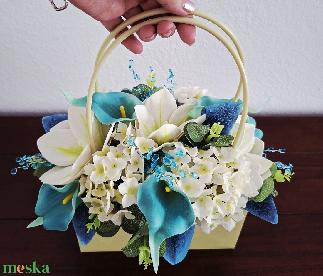 Egyedi színvilágú ballagási virágbox  - otthon & életmód - virágdekoráció - virágok - virágbox - Meska.hu