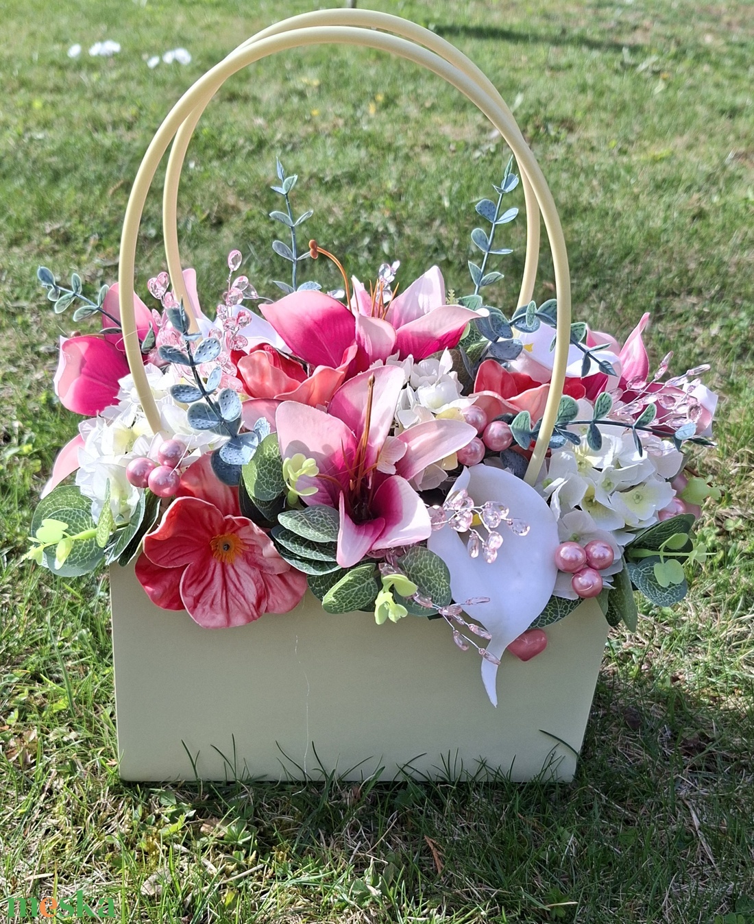 Vidám, elegáns ballagási, születésnapi, névnapi virágtáska. - otthon & életmód - virágdekoráció - virágok - virágbox - Meska.hu