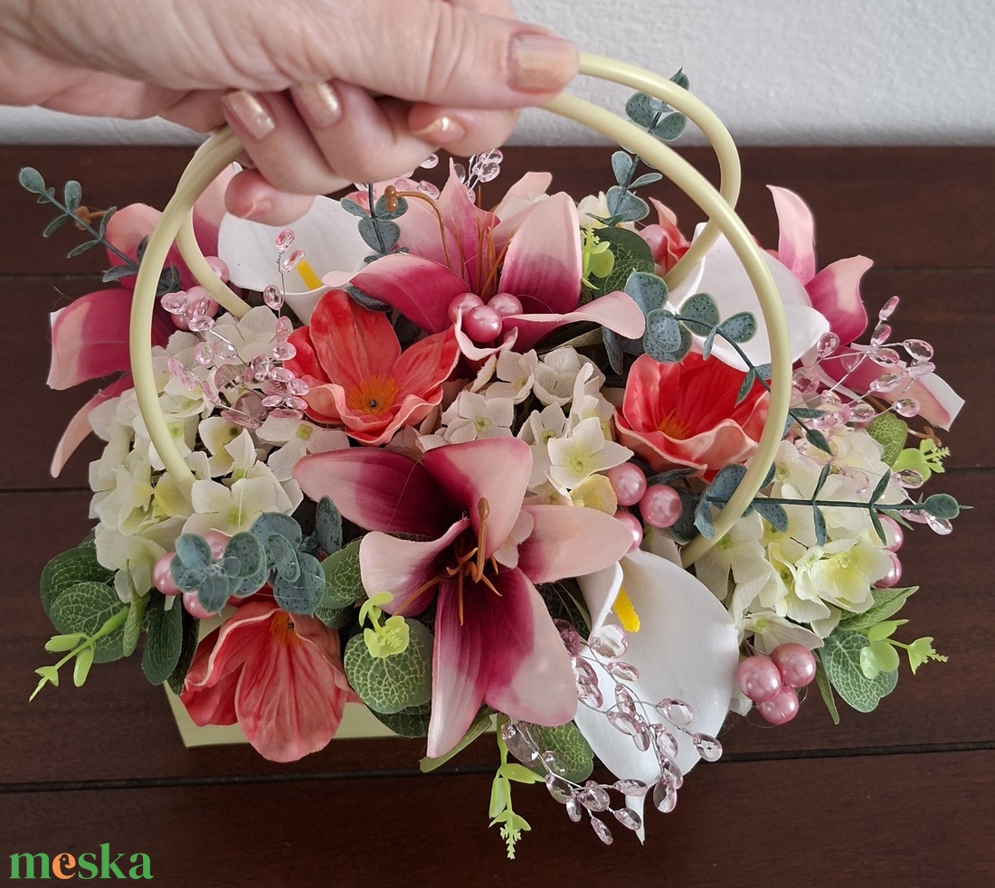 Vidám, elegáns ballagási, születésnapi, névnapi virágtáska. - otthon & életmód - virágdekoráció - virágok - virágbox - Meska.hu