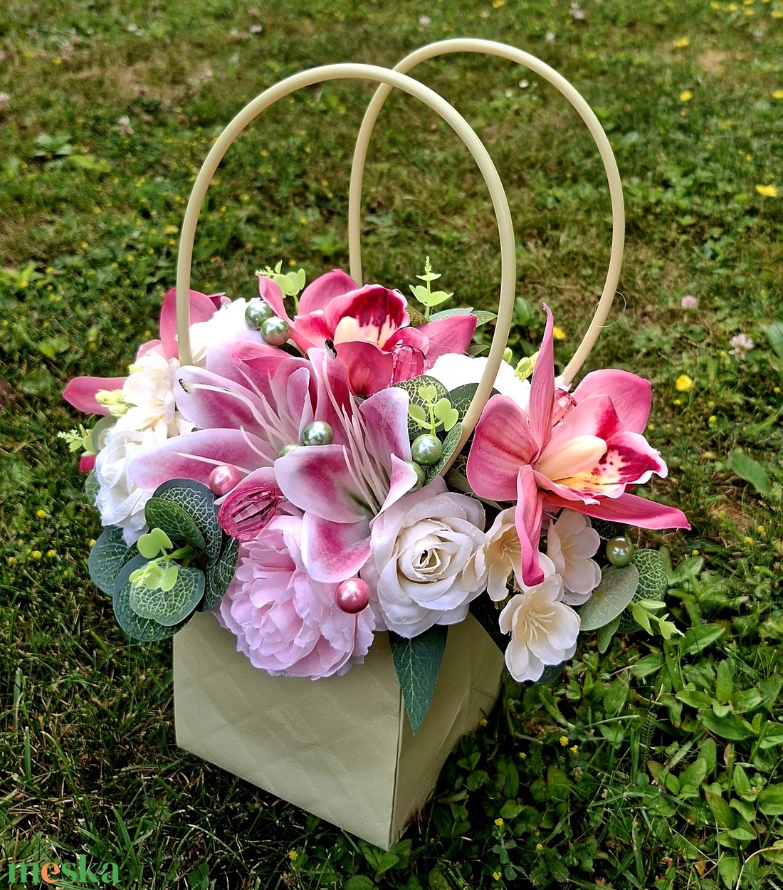Kedves meglepetés virágtáska orchideákkal és liliomokkal - otthon & életmód - virágdekoráció - virágok - virágbox - Meska.hu