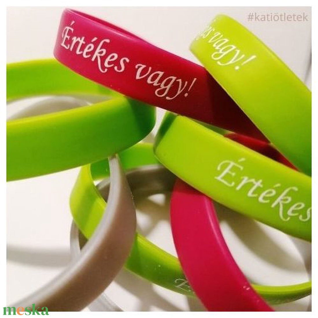 Magenta (sötét pink) színű - ÉRTÉKES VAGY! FELIRATOS SZILIKON KARKÖTŐ FELNŐTT MÉRET - ékszer - karkötő - névre szóló karkötő - Meska.hu Magenta (sötét pink) színű - ÉRTÉKES VAGY! FELIRATOS SZILIKON KARKÖTŐ FELNŐTT MÉRET - ékszer - karkötő - névre szóló karkötő - Meska.hu