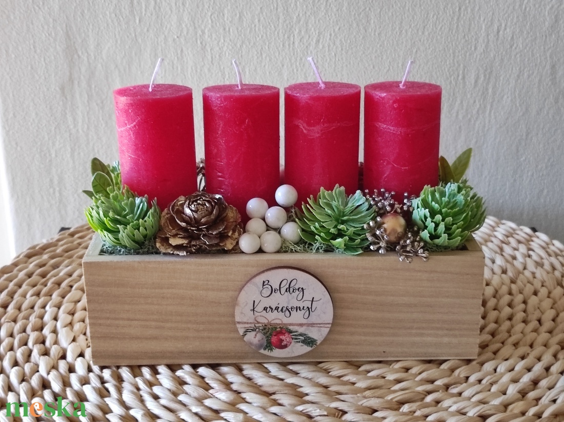 Advent piros gyertyákkal asztaldísz  - otthon & életmód - dekoráció - dísztárgy - Meska.hu Advent piros gyertyákkal asztaldísz  - otthon & életmód - dekoráció - dísztárgy - Meska.hu