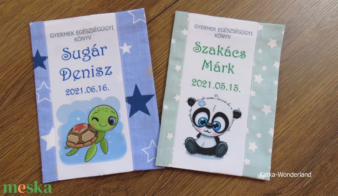 Gyermek egészségügyi könyv borító-panda autóban - otthon & lakás - papír írószer - egészségügyi kiskönyv borító - Meska.hu