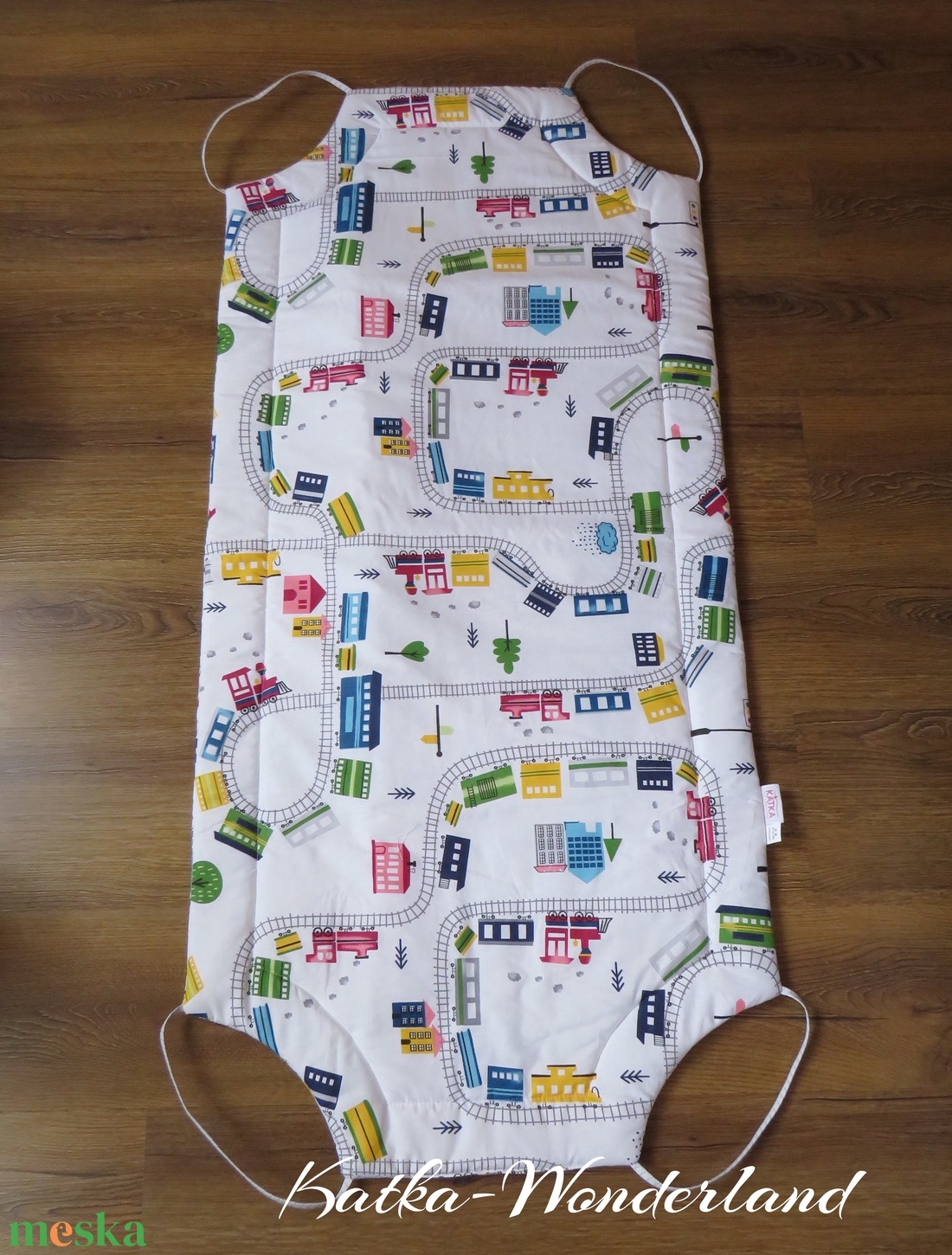 Gumis bélelt derékalj, ovis fektető-vonatok - játék & sport - ovis felszerelés - ovis lepedő - Meska.hu