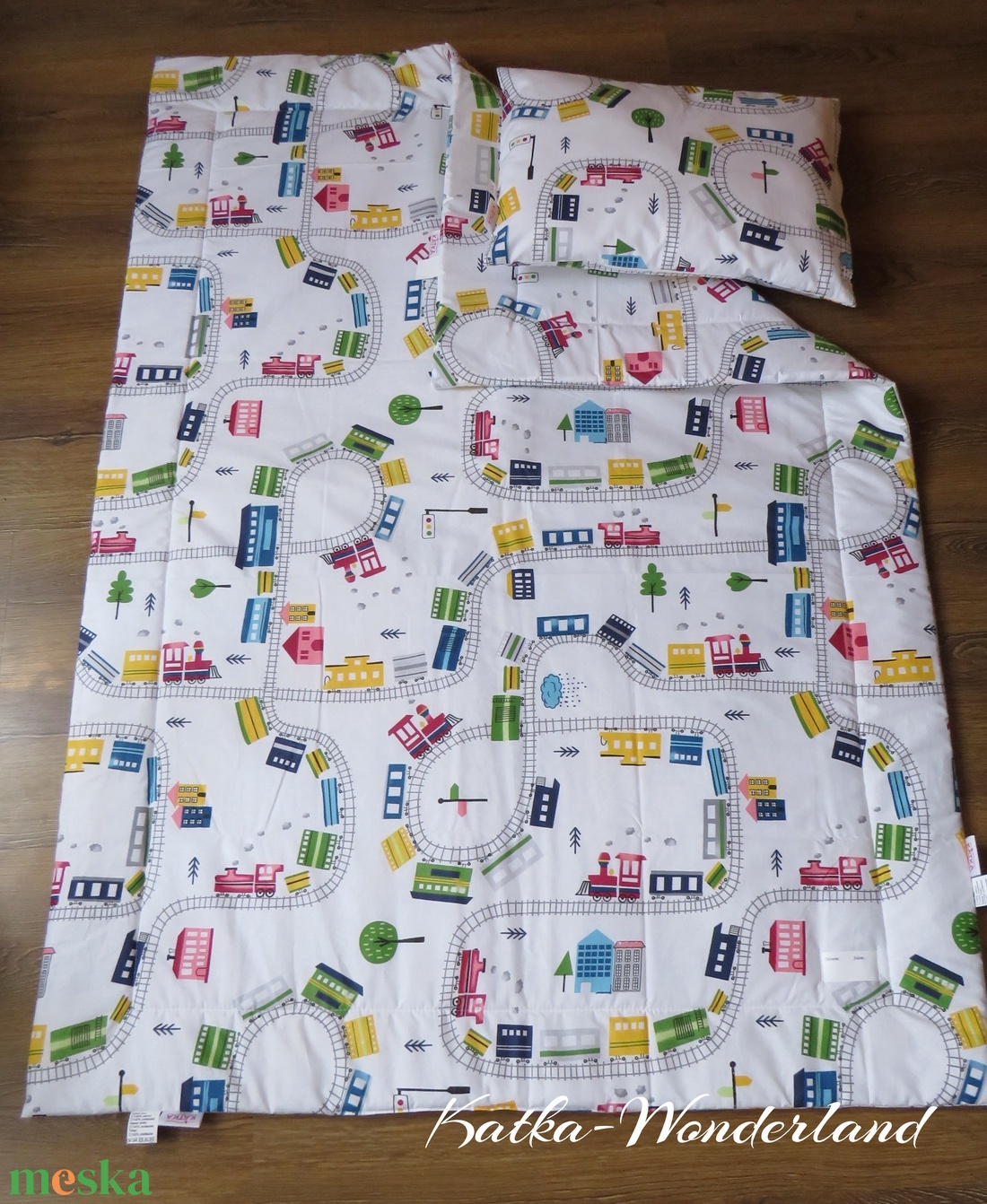 Gumis bélelt derékalj, ovis fektető-vonatok - játék & sport - ovis felszerelés - ovis lepedő - Meska.hu