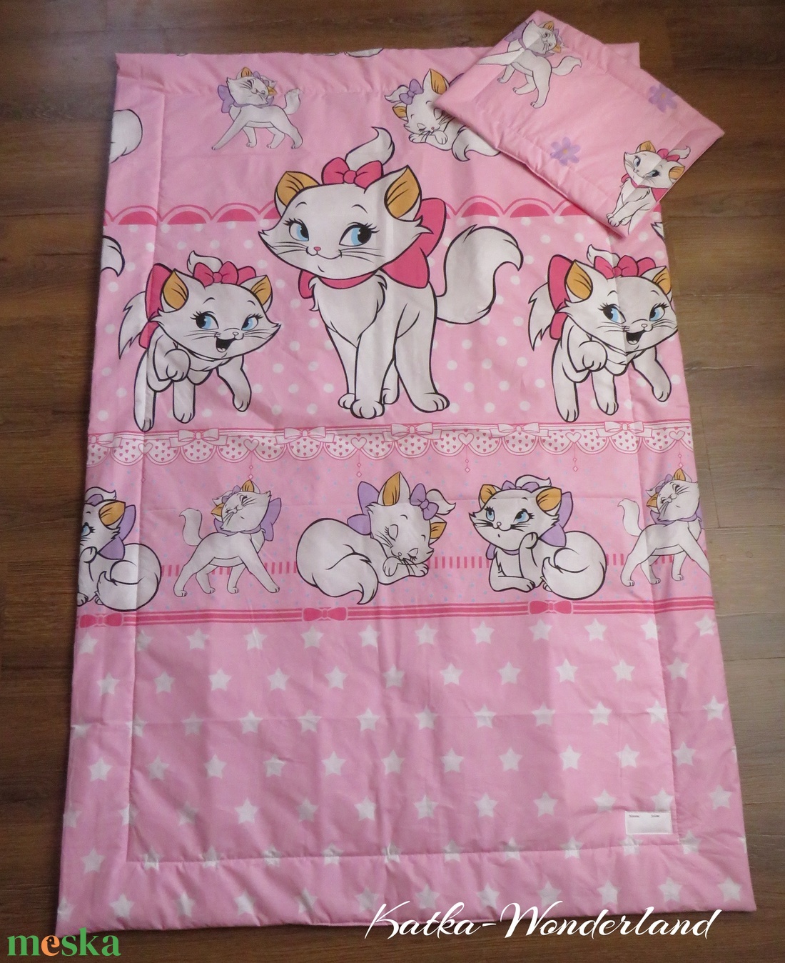 Ovis kezdő szett-fehér cicák - játék & sport - ovis felszerelés - ovis ágynemű - Meska.hu