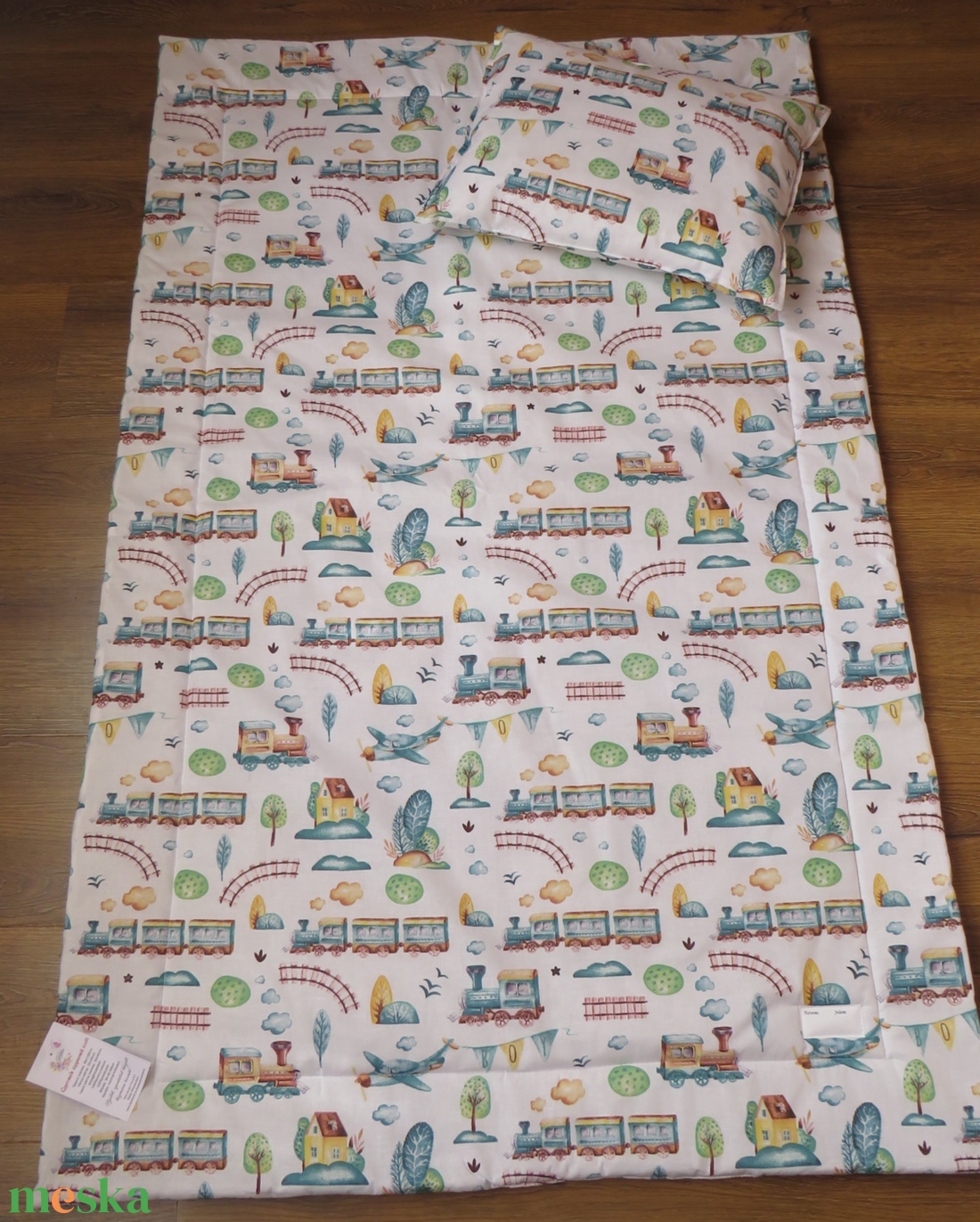 Ovis ágynemű kispárnával-vonatok és repülők - játék & sport - ovis felszerelés - ovis ágynemű - Meska.hu