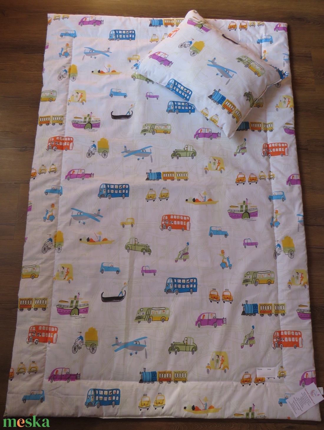 Ovis ágynemű kispárnával-színes járművek - játék & sport - ovis felszerelés - ovis ágynemű - Meska.hu