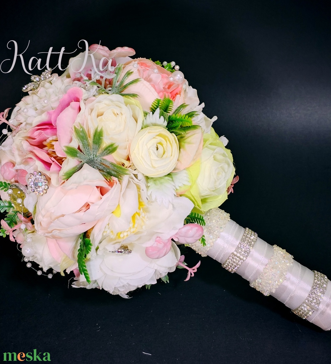 Örök Igen � Ékszerekkel díszített prémium menyasszonyi örökcsokor - esküvő - menyasszonyi- és dobócsokor - Meska.hu