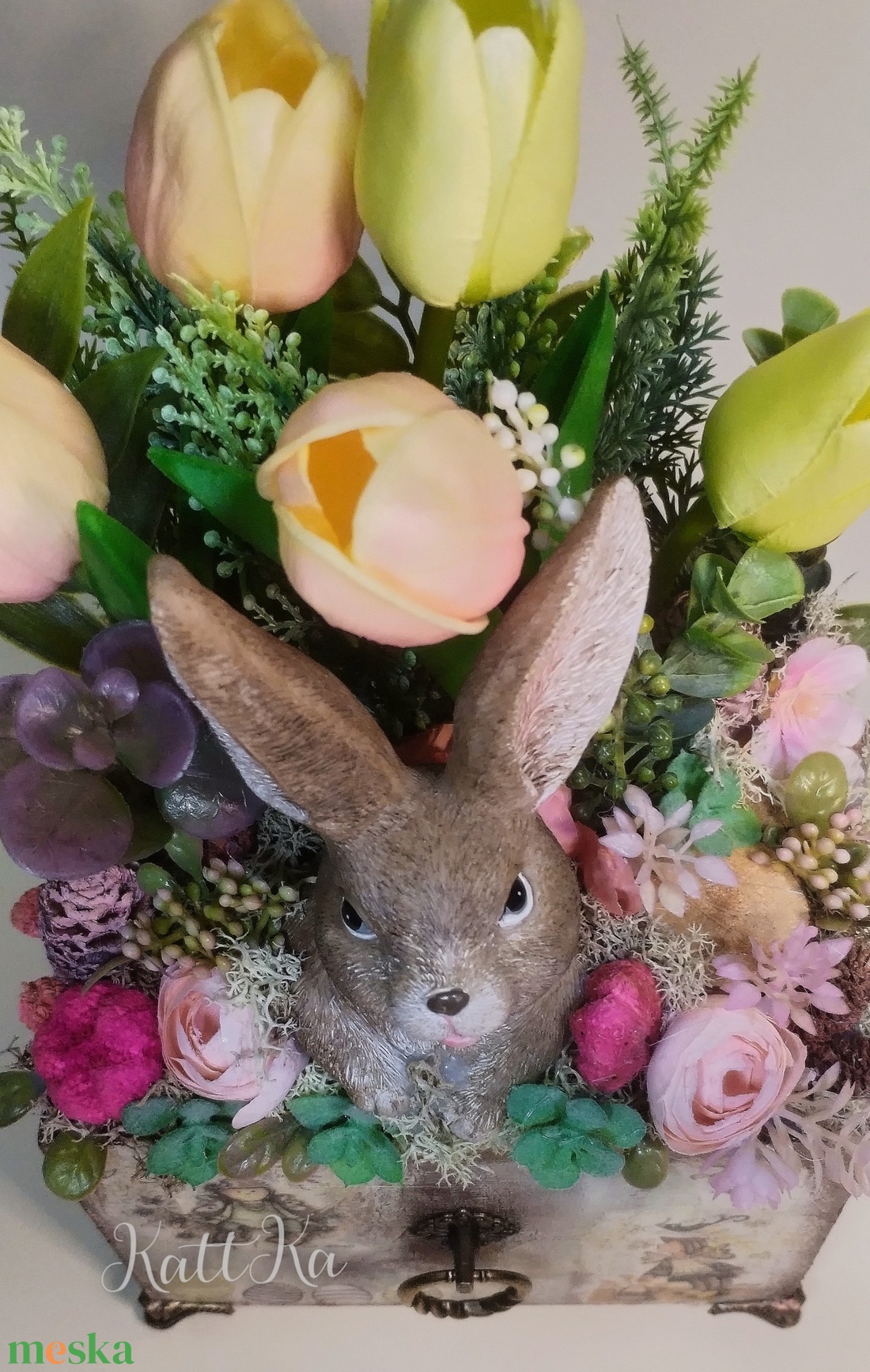  Tavaszi Titok: Kézzel festett, egyedi vintage díszdoboz - otthon & életmód - virágdekoráció - virágdíszek - asztali virágdísz - Meska.hu