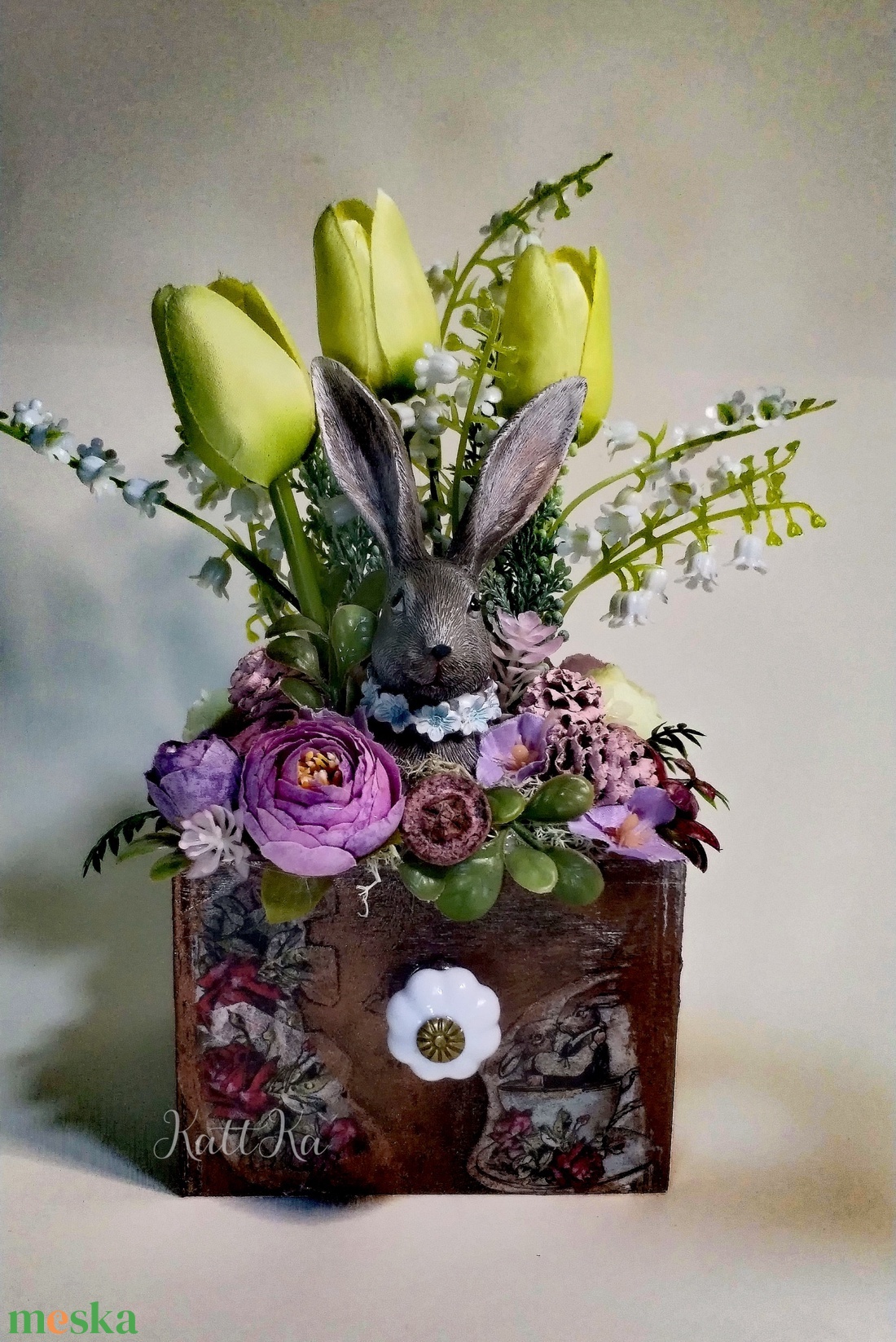 Tavaszi Rét � Egyedi, Kézzel Festett Vintage Asztaldísz - ünnepi díszek, dekorációk - húsvéti díszek és dekorációk - húsvéti virágos díszek - Meska.hu