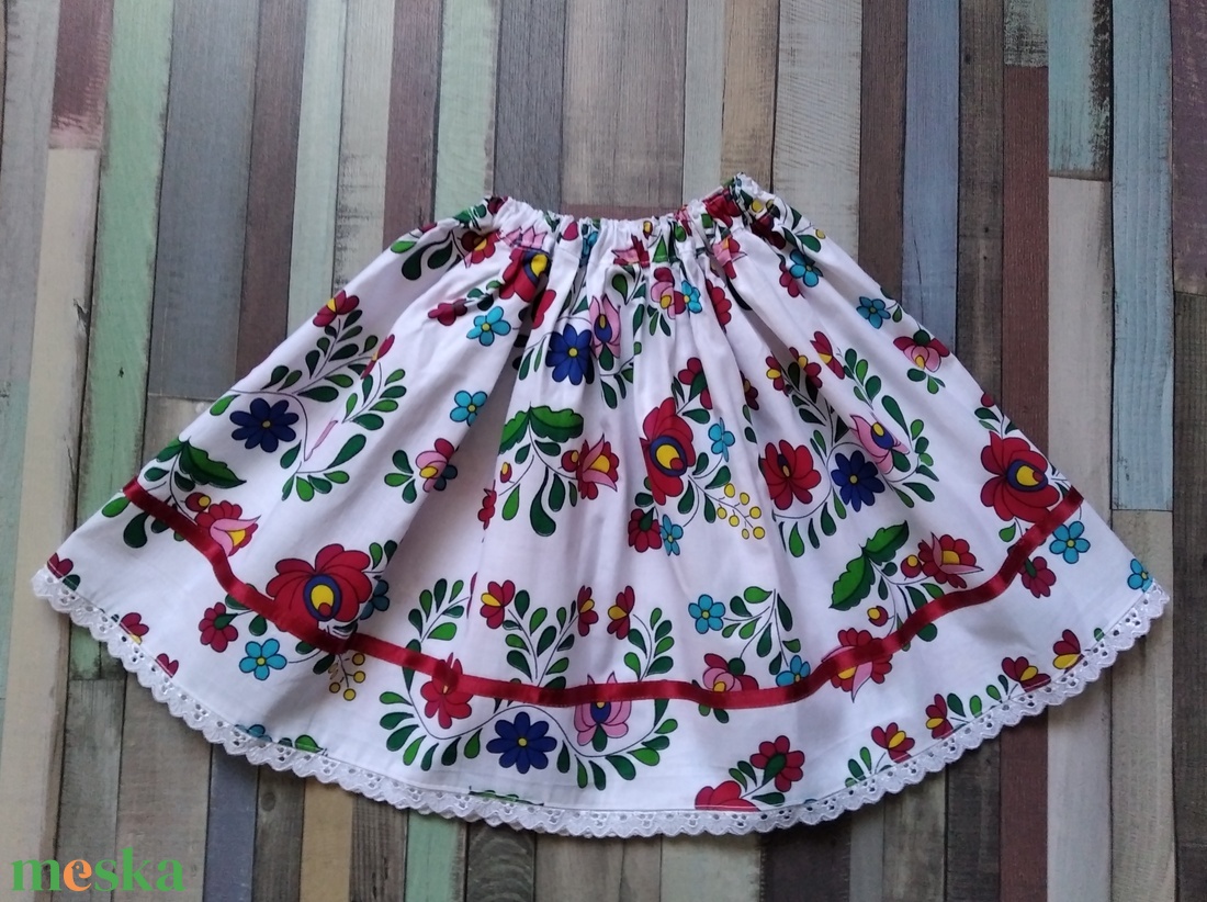 Kisgyermek néptánc szoknya 30 cm fehér mintás - ruha & divat - babaruha & gyerekruha - szoknya - Meska.hu Kisgyermek néptánc szoknya 30 cm fehér mintás - ruha & divat - babaruha & gyerekruha - szoknya - Meska.hu