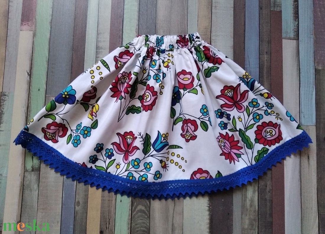 Kisgyermek néptánc szoknya 30 cm fehér mintás - ruha & divat - babaruha & gyerekruha - szoknya - Meska.hu Kisgyermek néptánc szoknya 30 cm fehér mintás - ruha & divat - babaruha & gyerekruha - szoknya - Meska.hu