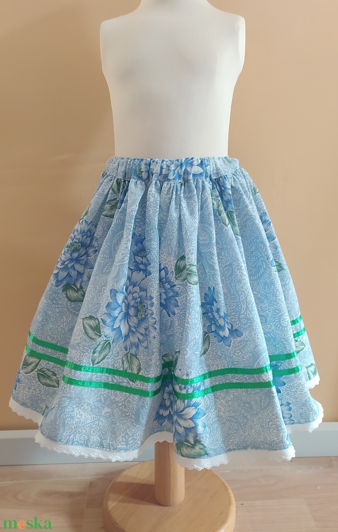 Kisgyermek néptánc szoknya 30 cm világoskék, világoszöld - ruha & divat - babaruha & gyerekruha - szoknya - Meska.hu Kisgyermek néptánc szoknya 30 cm világoskék, világoszöld - ruha & divat - babaruha & gyerekruha - szoknya - Meska.hu