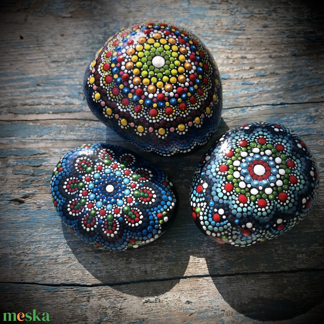 3 kézzel festett energizáló Meditációs Mandala kavics a Nap és a Tenger színeiben - otthon & életmód - dekoráció - spiritualitás - mandala - Meska.hu 3 kézzel festett energizáló Meditációs Mandala kavics a Nap és a Tenger színeiben - otthon & életmód - dekoráció - spiritualitás - mandala - Meska.hu