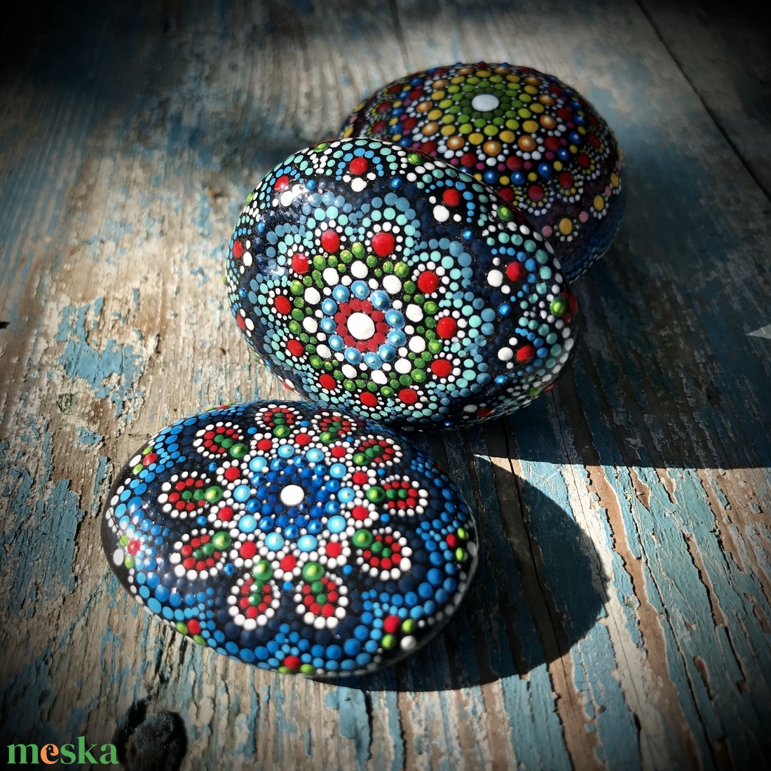3 kézzel festett energizáló Meditációs Mandala kavics a Nap és a Tenger színeiben - otthon & életmód - dekoráció - spiritualitás - mandala - Meska.hu 3 kézzel festett energizáló Meditációs Mandala kavics a Nap és a Tenger színeiben - otthon & életmód - dekoráció - spiritualitás - mandala - Meska.hu