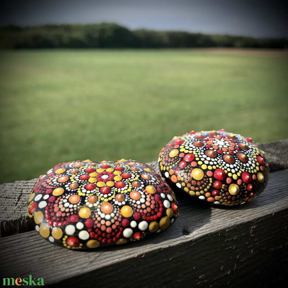 2 Mesés pontozott mandala kő: a Természet ajándéka, meditációs kiegészítő, mandala lakásdekoráció - otthon & életmód - dekoráció - spiritualitás - mandala - Meska.hu