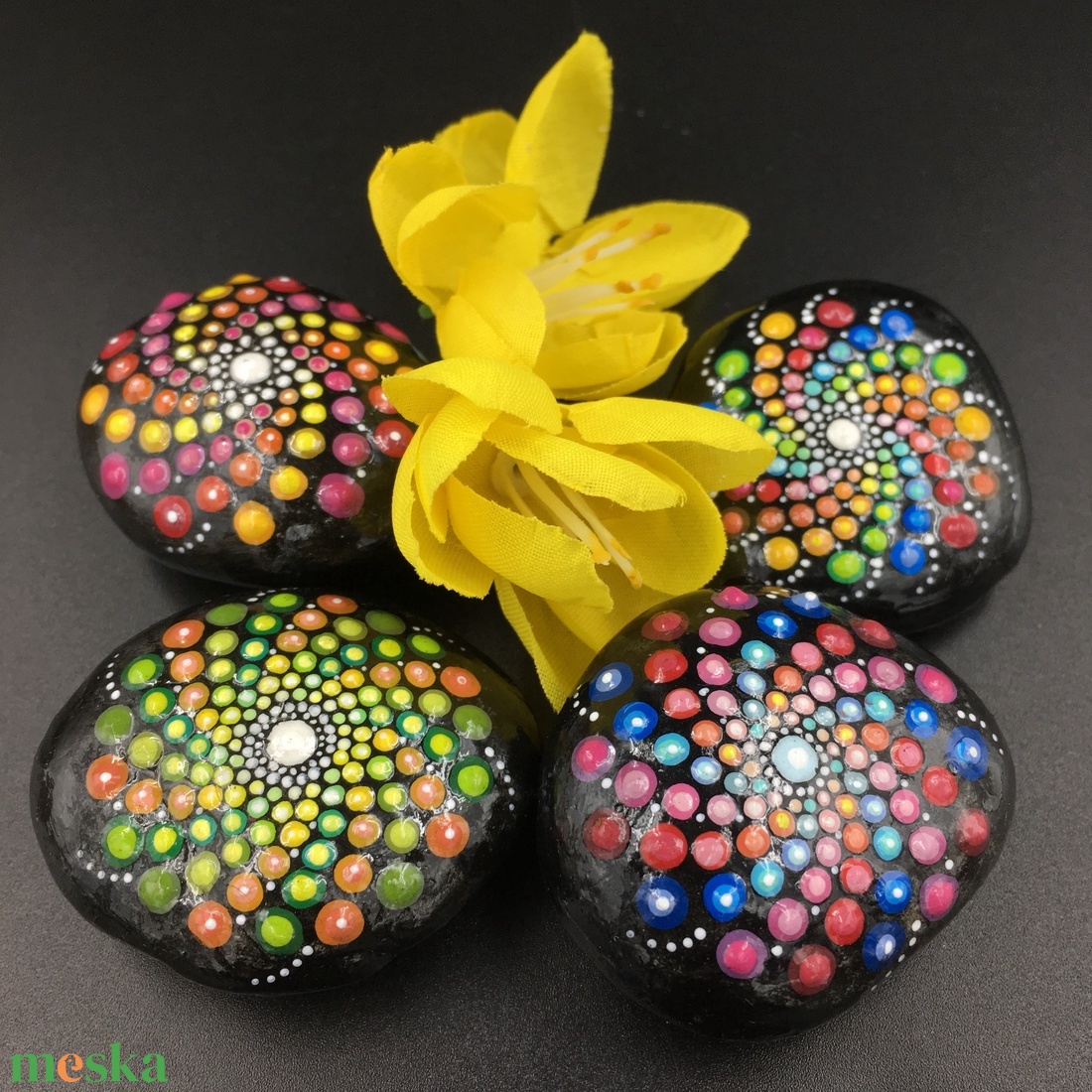 Pontozott meditációs mandala kövek: az Élet körforgása - otthon & életmód - dekoráció - asztal és polc dekoráció - kavics & kő - Meska.hu