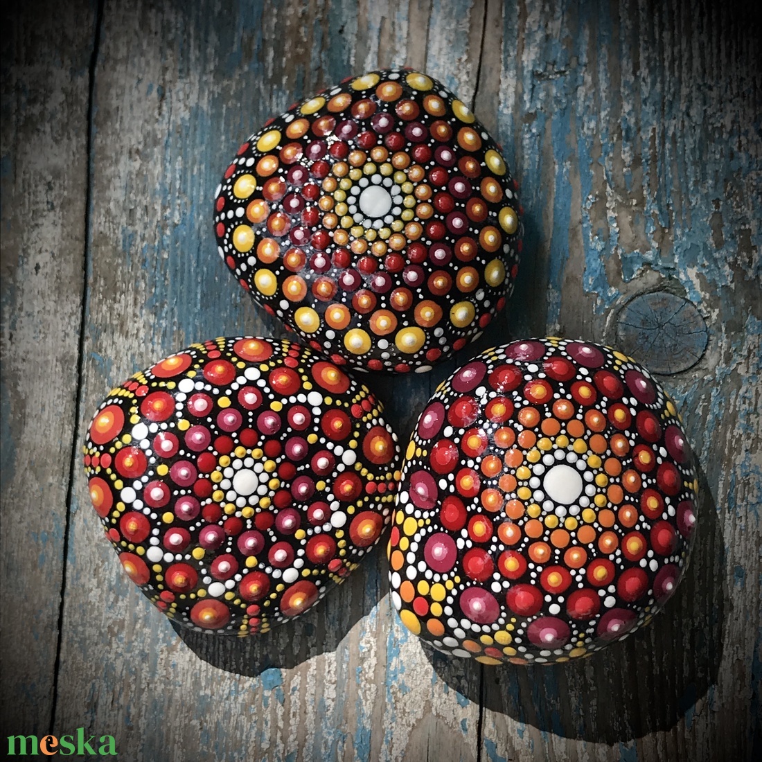 Pontozott Mandala Kövek: 3 csodás, kézzel festett meditációs mandala dekoráció - karácsony - karácsonyi lakásdekoráció - karácsonyi lakásdíszek - Meska.hu