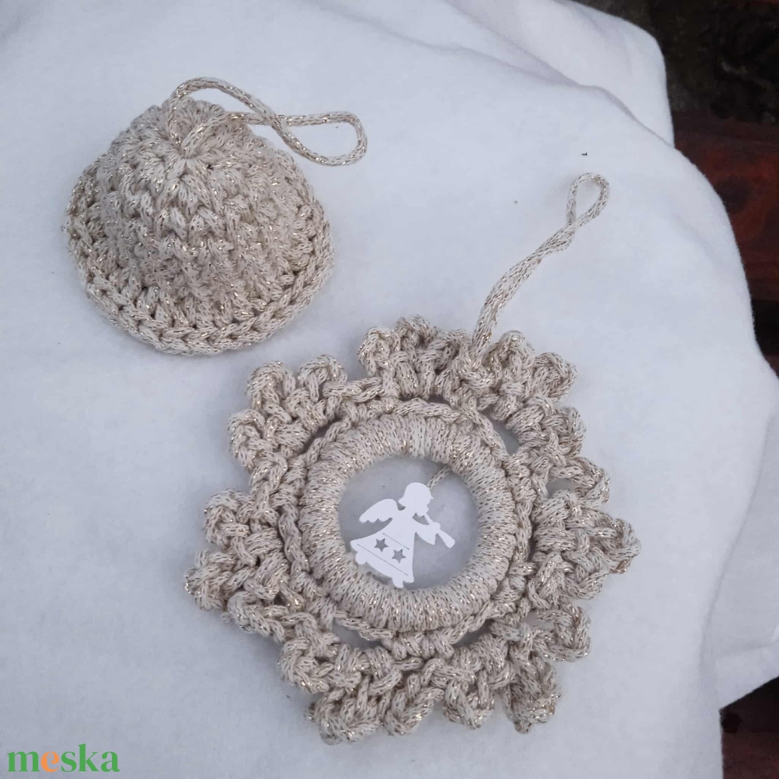 Beige-arany horgolt karácsonyfa dísz  - karácsony - karácsonyi lakásdekoráció - karácsonyfadíszek - Meska.hu