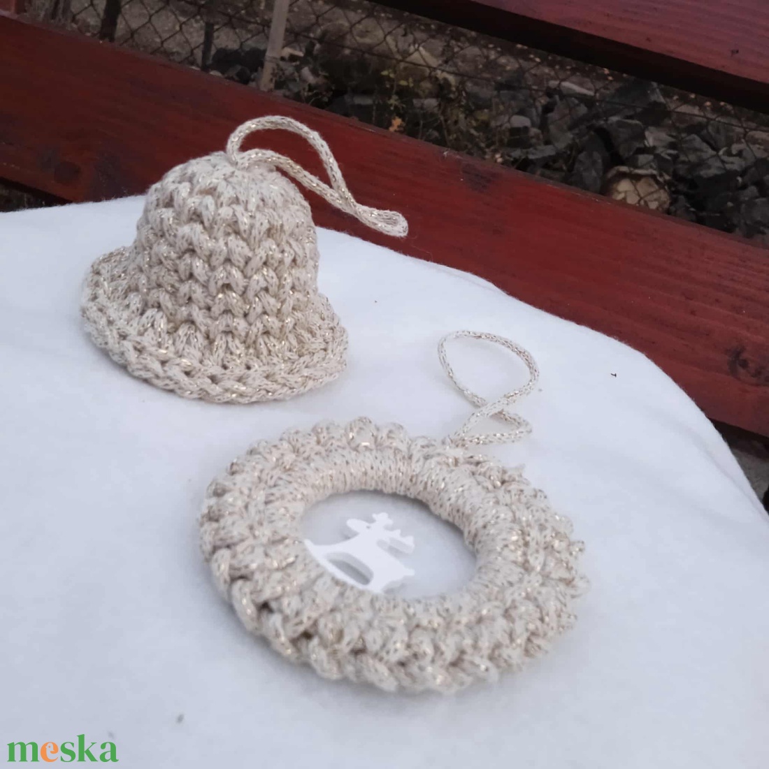 Beige-arany horgolt karácsonyfa dísz  - karácsony - karácsonyi lakásdekoráció - karácsonyfadíszek - Meska.hu