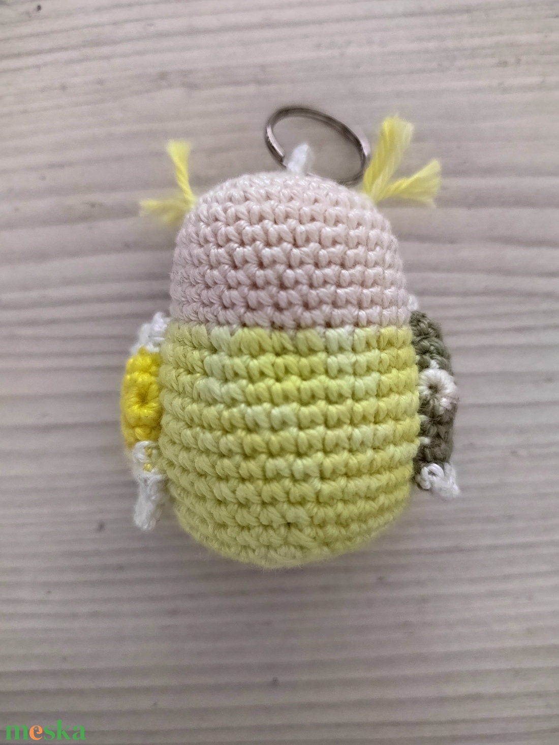 Színes horgolt madár - táska & tok - kulcstartó & táskadísz - kulcstartó - Meska.hu