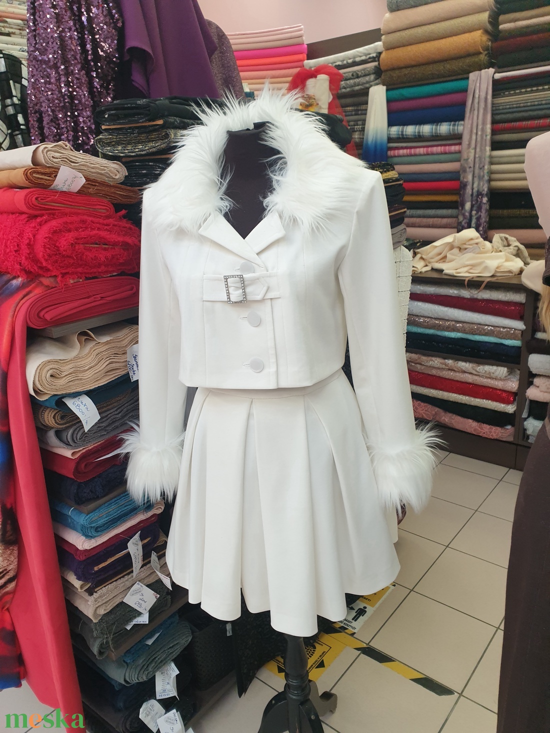 Fehér kosztüm - ruha & divat - női ruha - blézer & kosztüm - Meska.hu