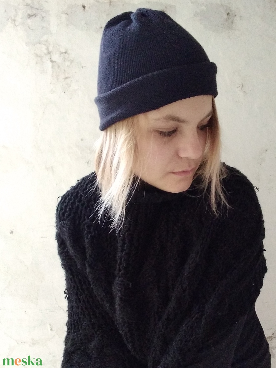 Kis fekete kötött sapka - ruha & divat - sál, sapka, kendő - sapka - Meska.hu