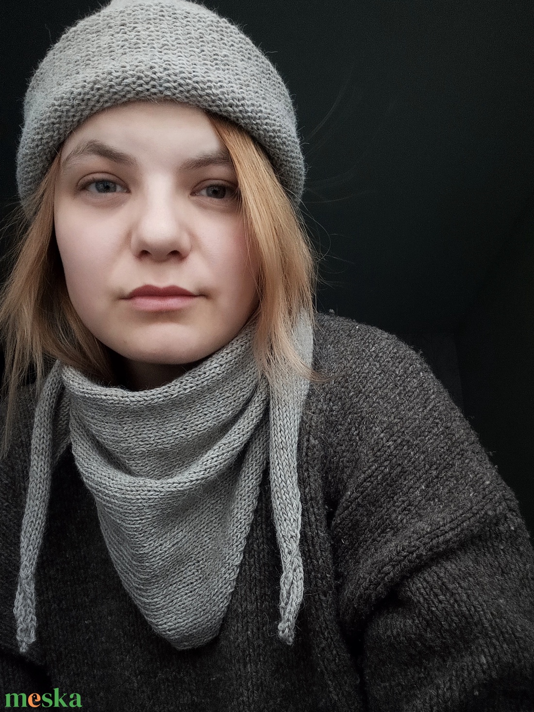 Kötött beige kendő és sapka - ruha & divat - sál, sapka, kendő - sál - Meska.hu