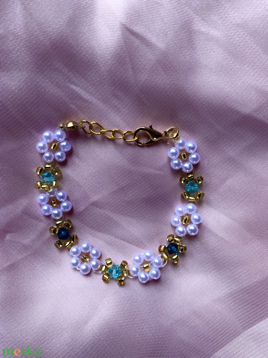 Elina kék kristályos fehér virágos gyöngykarkötő - ékszer - karkötő - gyöngyös karkötő - Meska.hu Elina kék kristályos fehér virágos gyöngykarkötő - ékszer - karkötő - gyöngyös karkötő - Meska.hu