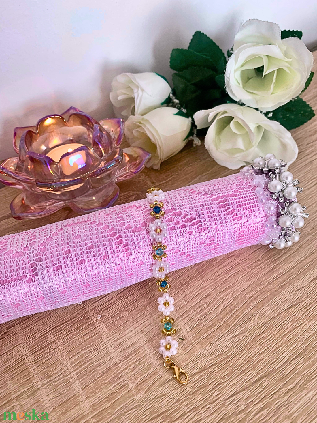 Elina kék kristályos fehér virágos gyöngykarkötő - ékszer - karkötő - gyöngyös karkötő - Meska.hu Elina kék kristályos fehér virágos gyöngykarkötő - ékszer - karkötő - gyöngyös karkötő - Meska.hu