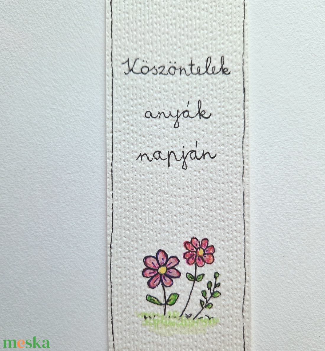 Akvarell könyvjelző - Köszöntelek Anyák napján felirattal, 2 - lila és rózsaszín virággal - könyv & zene - könyvjelző - Meska.hu