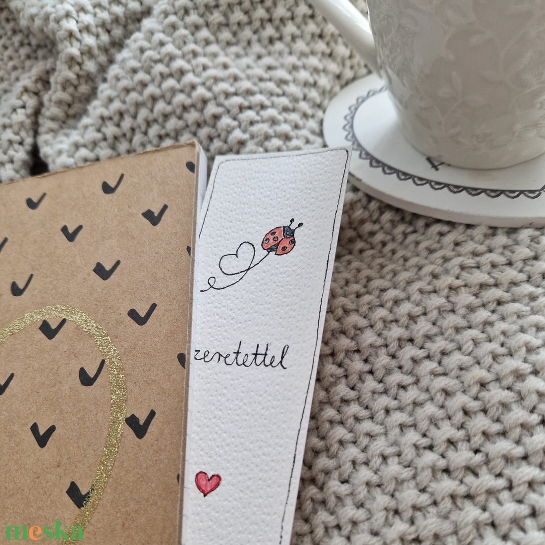 Akvarell könyvjelző - Szeretettel felirattal, katicával, szív motívummal - könyv & zene - könyvjelző - Meska.hu