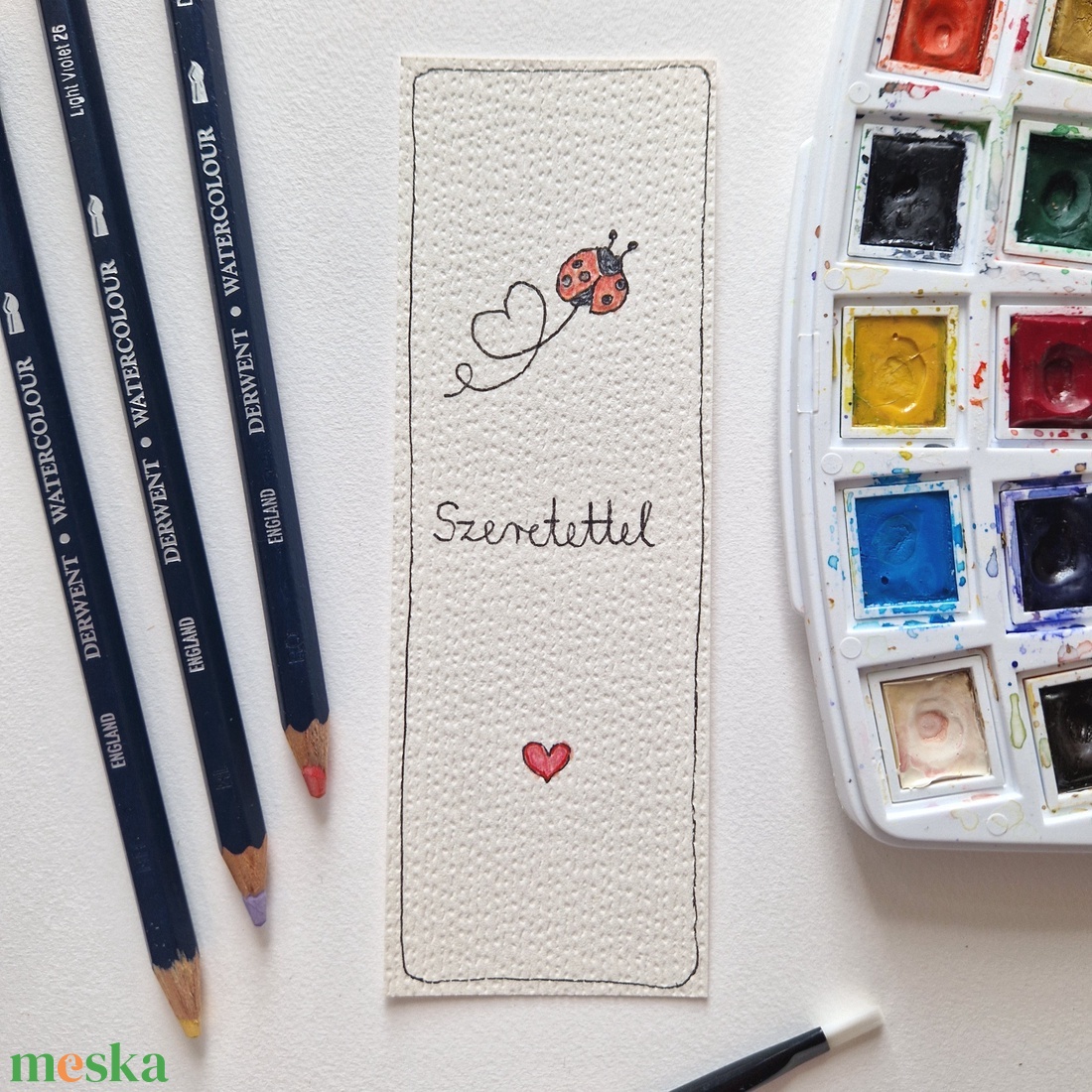 Akvarell könyvjelző - Szeretettel felirattal, katicával, szív motívummal - könyv & zene - könyvjelző - Meska.hu