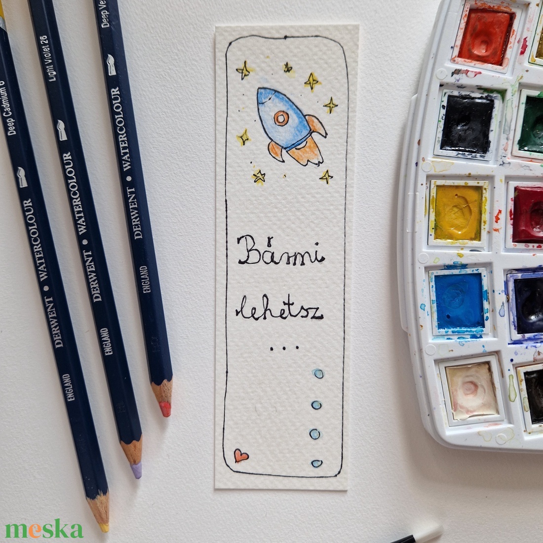Akvarell könyvjelző - Bármi lehetsz... felirattal, csillag és rakéta motívummal - könyv & zene - könyvjelző - Meska.hu