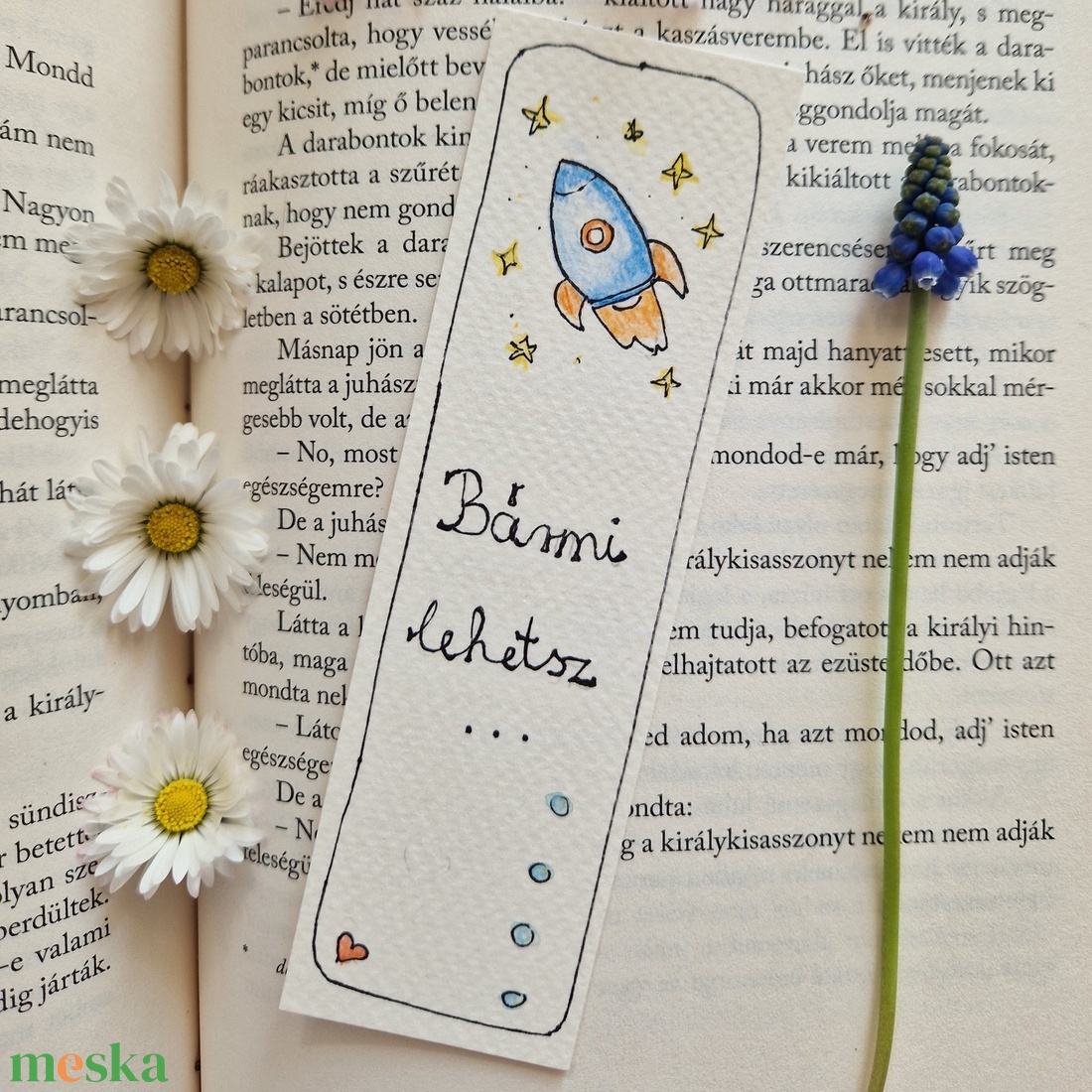 Akvarell könyvjelző - Bármi lehetsz... felirattal, csillag és rakéta motívummal - könyv & zene - könyvjelző - Meska.hu