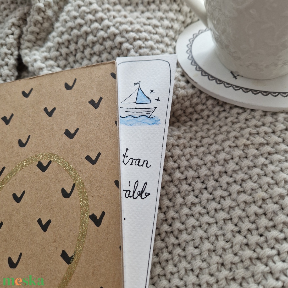 Akvarell könyvjelző - Bátran tovább felirattal, kishajó és szívecske motívumokkal - könyv & zene - könyvjelző - Meska.hu