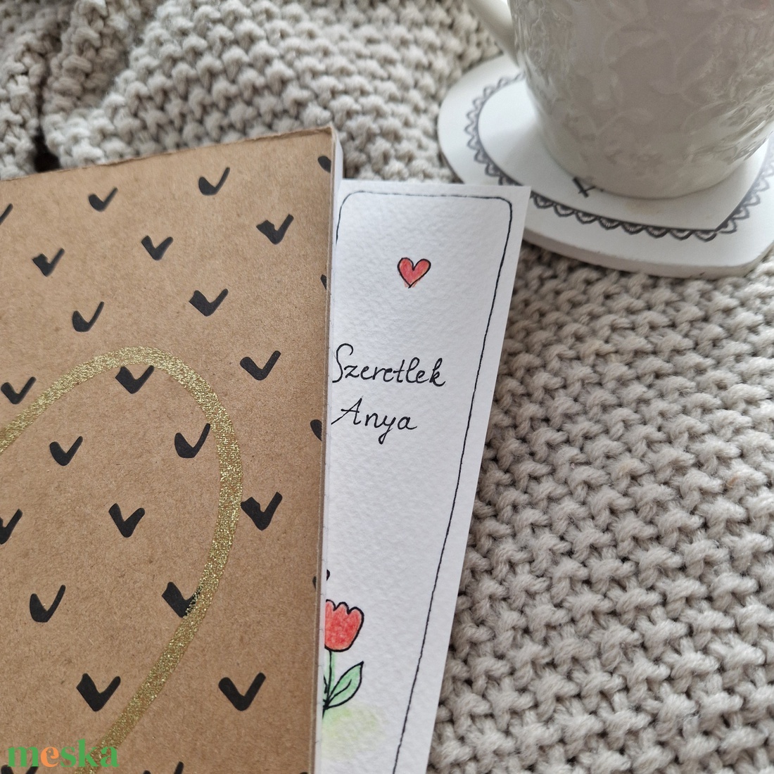 Anyák napi akvarell könyvjelző - Szeretlek Anya felirattal, piros tulipánnal, szív motívumokkal - könyv & zene - könyvjelző - Meska.hu