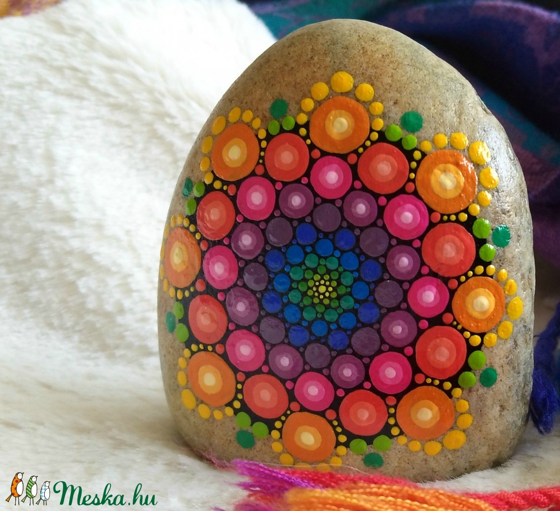 Szivárvány mandala kő - otthon & életmód - dekoráció - Meska.hu Szivárvány mandala kő - otthon & életmód - dekoráció - Meska.hu