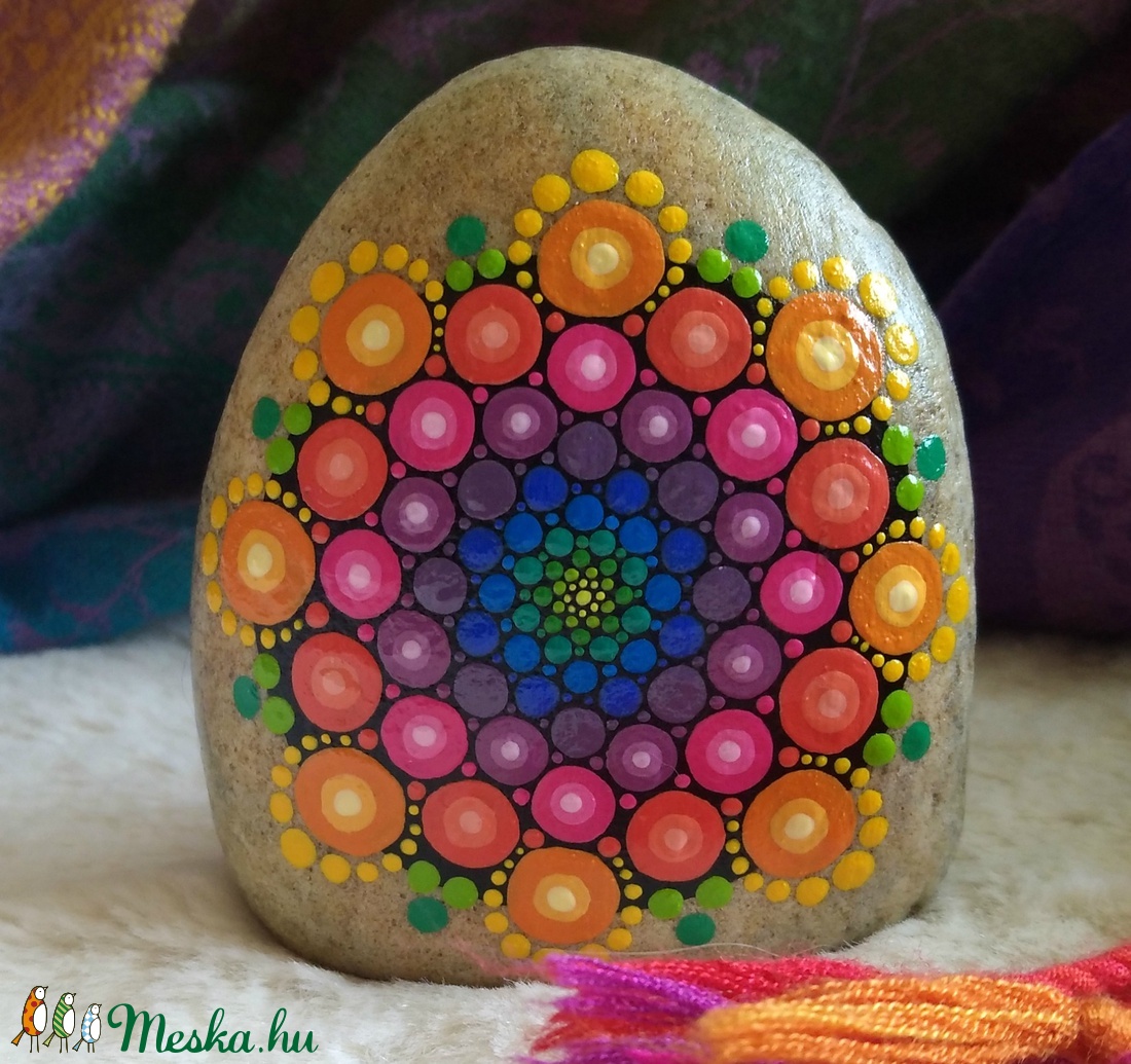 Szivárvány mandala kő - otthon & életmód - dekoráció - Meska.hu Szivárvány mandala kő - otthon & életmód - dekoráció - Meska.hu