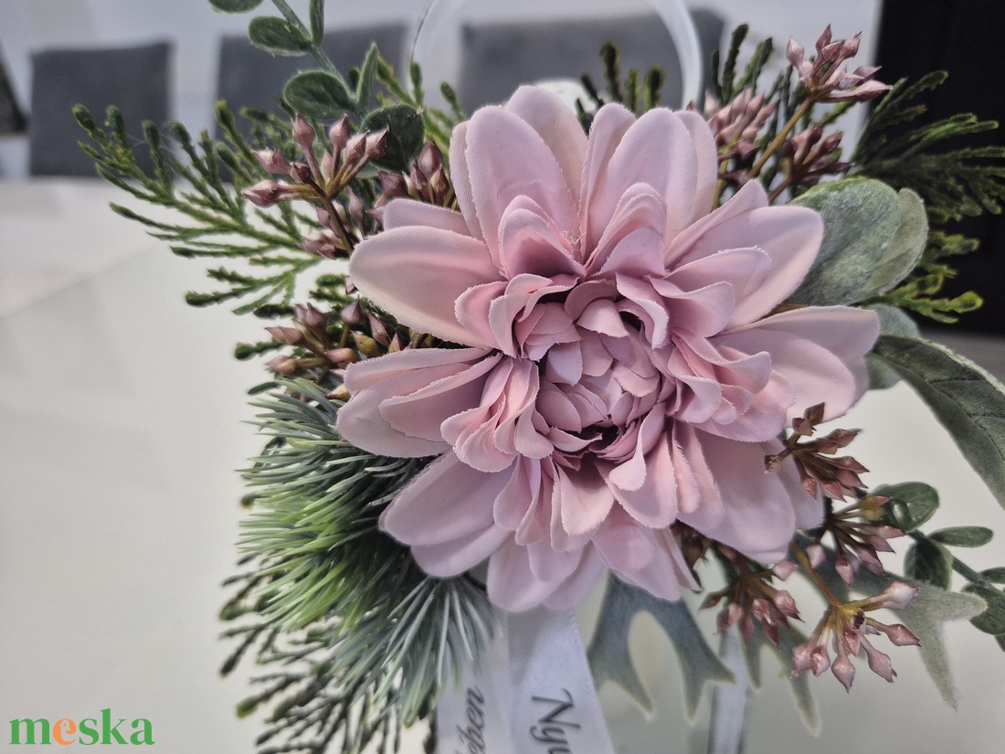 LED-es lámpás kegyeleti dísz pasztell lila dáliával - otthon & életmód - vallás - temetkezési tárgy - sírdísz, kegyeleti dísz - Meska.hu LED-es lámpás kegyeleti dísz pasztell lila dáliával - otthon & életmód - vallás - temetkezési tárgy - sírdísz, kegyeleti dísz - Meska.hu