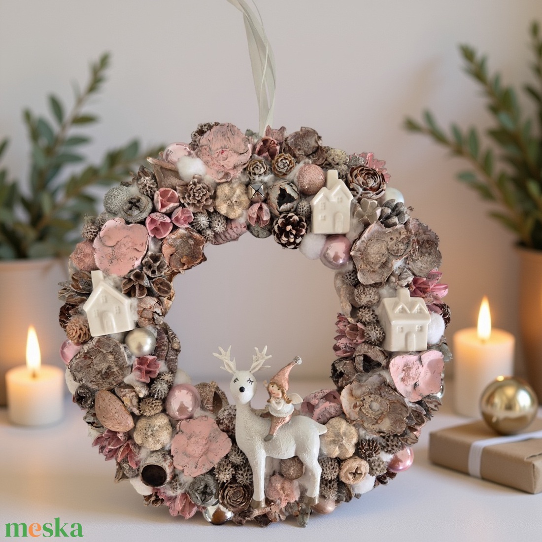 KENDEKOR Karácsonyi kézműves ajtódísz - elegáns rózsaszín kopogtató - karácsony - karácsonyi lakásdekoráció - karácsonyi ajtódíszek - Meska.hu